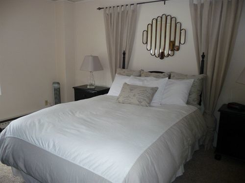 The Monticello Hotel ลองวิว ภายนอก รูปภาพ