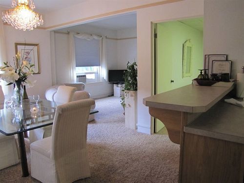 The Monticello Hotel ลองวิว ภายนอก รูปภาพ